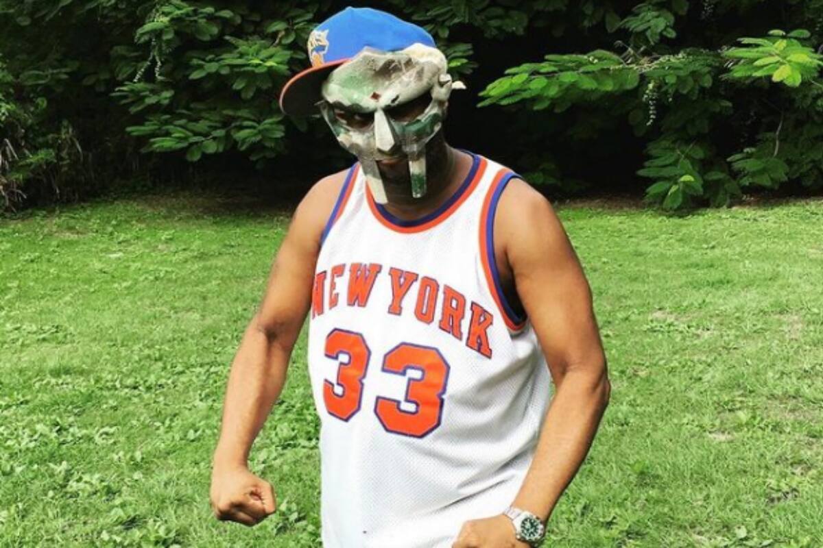 El icónico rapero MF Doom falleció a fines de octubre, aunque su muerte fue comunicada en las últimas horas. Su esposa lo comunicó en un emotivo posteo de Instagram en el que también lanzó el último disco en el que trabajó el productor