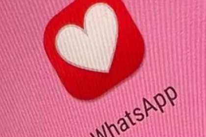El ícono del corazón reemplazado por el logo clásico de WhatsApp, muy utilizado en la previa de San Valentín (Foto: Captura de video)