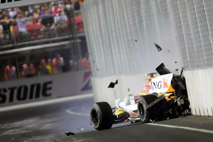 El impactante accidente que protagonizó Nelsinho Piquet en Singapur