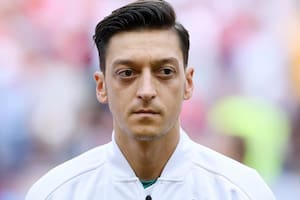 El drástico cambio físico de Mesut Özil, a casi un año de su retiro del fútbol