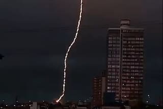 Un rayo cayó en Miramar y provocó una explosión