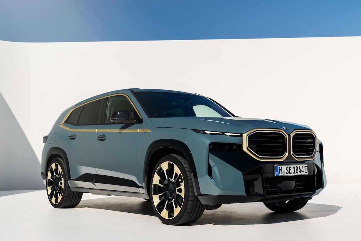 El imponente BMW XM es un híbrido enchufable de más de 5 metros de largo