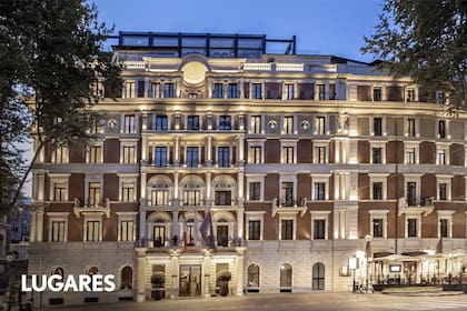 El imponente frente del hotel Intercontinental Rome Ambasciatori Palace, en la coqueta Via Veneto