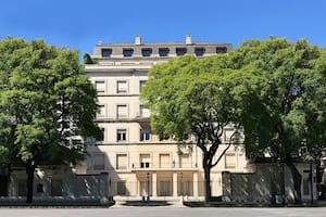 El imponente frente del Palacio Devoto, sobre la avenida del Libertador, entre las calles Ugarteche y Raúl Scalabrini Ortiz, en el corazón de Palermo