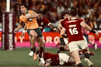 El imponente Joseph Suaalii deja atrás a sus rivales a pura potencia