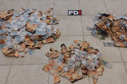 El incendio de una camioneta permitió detectar el movimiento de una gran cantidad de dinero