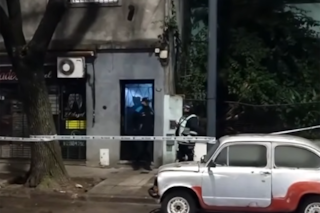 Murió un hombre de 45 años en un incendio: una mujer y su hija fueron trasladadas con quemaduras