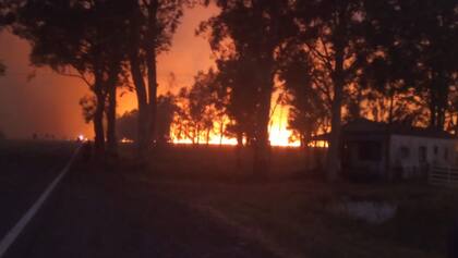 El incendio se generó el viernes pasado y siguió hasta bien entrada la madrugada del sábado