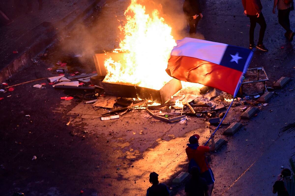 El incidente ocurrió en medio de una nueva jornada de protestas en varios puntos de Santiago