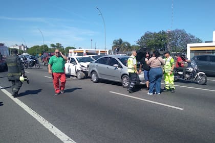 El incidente paralizó parte el tránsito en la autopista
