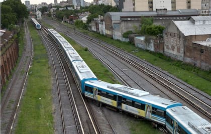 El incidente tuvo lugar cuando la formación 3358 se descalzó en un cambio de vías a la altura de la intersección de Rivadavia y Timoteo Gordillo