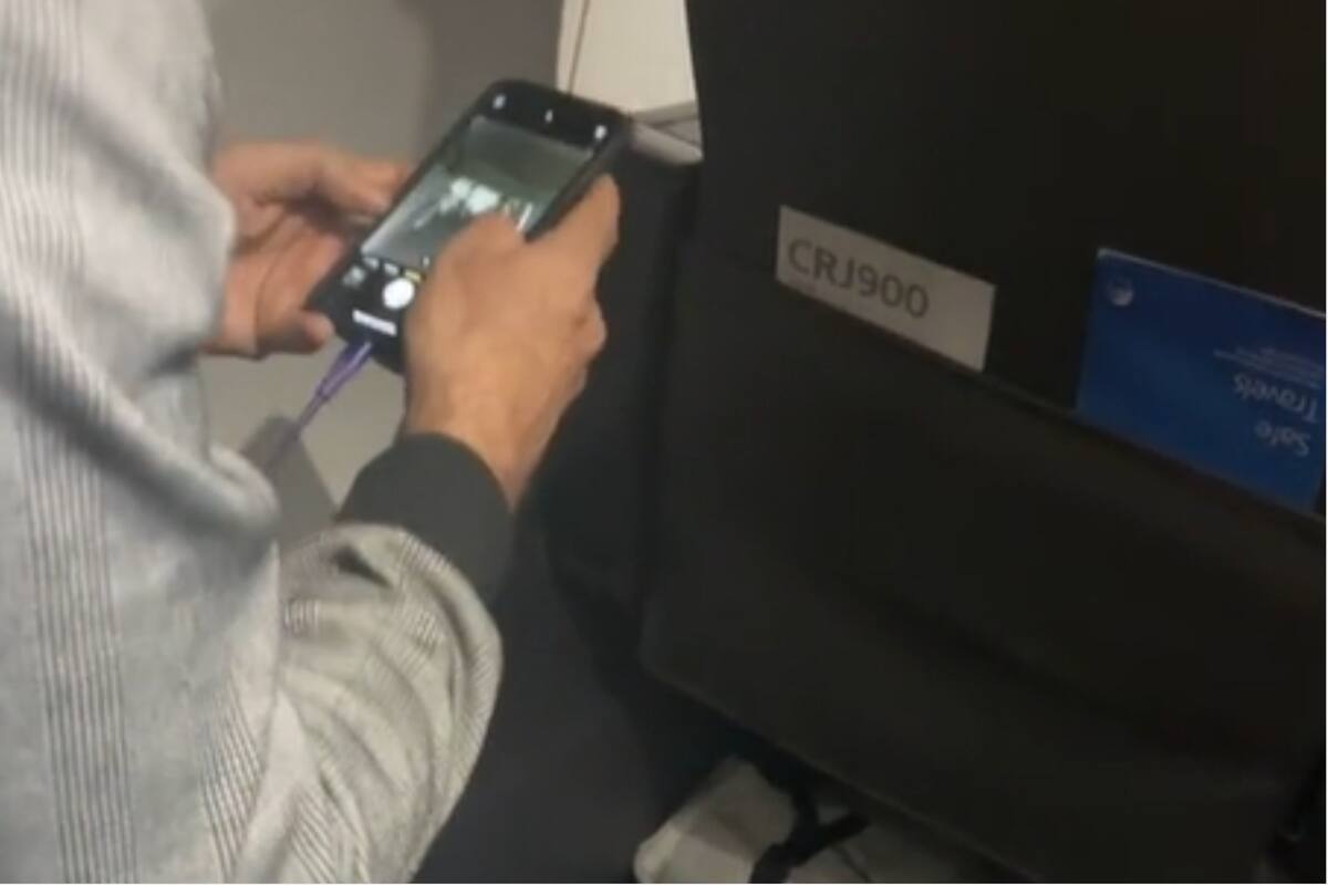 El increíble episodio que atravesó una pasajera en un avión y se viralizó en las redes
Foto: captura de pantalla