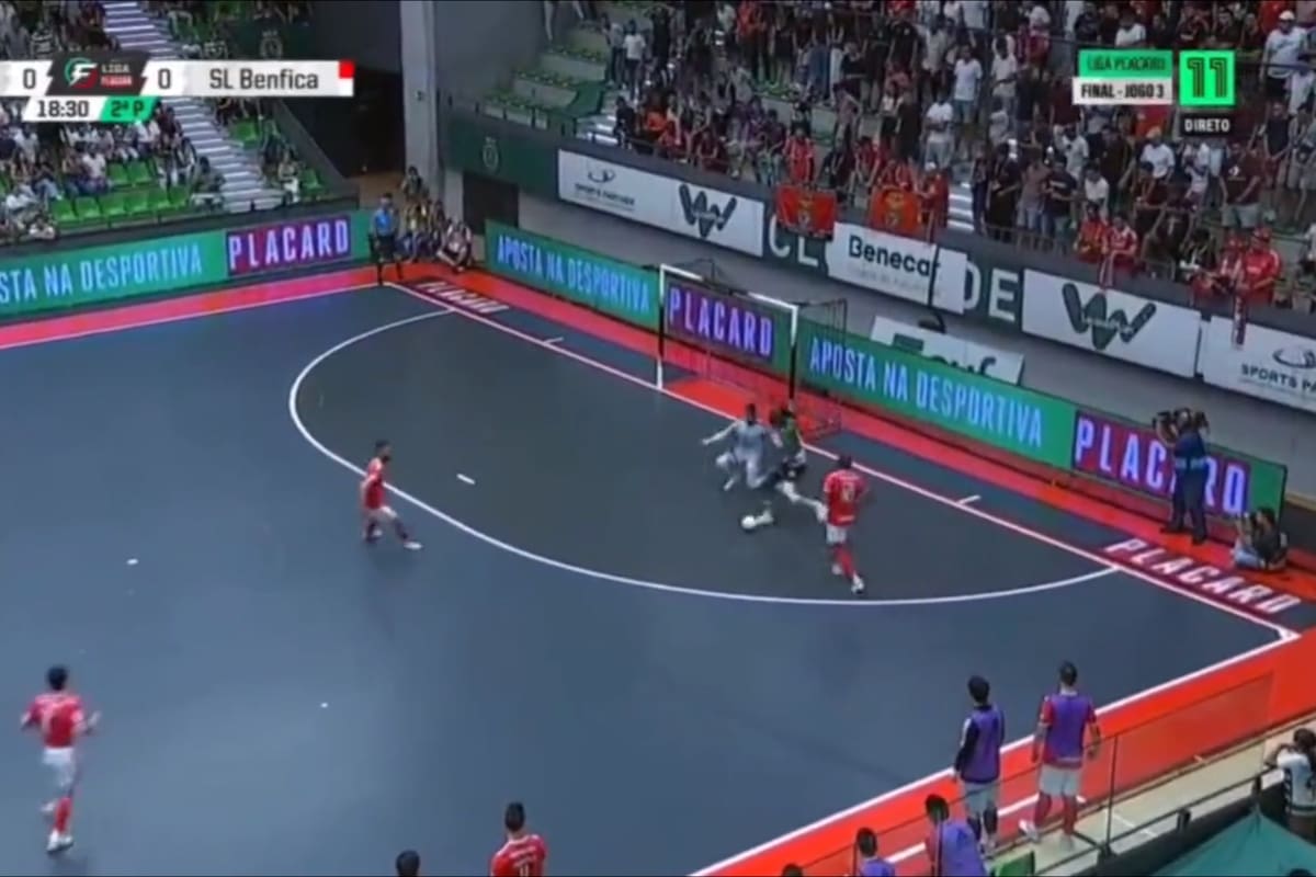 El increíble gol de Zicky Té para Sporting ante Benfica en la final de la Liga Placard de futsal