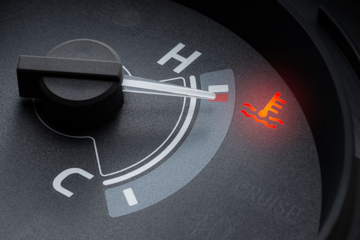 El indicador de temperatura marca un eventual peligro y es importante prestarle atención