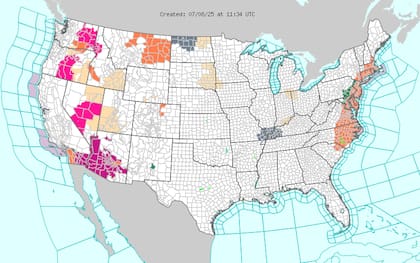 El índice de calor en Nueva York alcanzará peligrosos 100°F (38°C) este martes, con temperaturas máximas de 95°F (35°C) y noches sofocantes que no bajarán de 70°F (21°C)