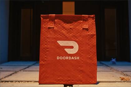 El índice de DoorDash para los desayunos básicos incluye tres huevos, un vaso de leche, un bagel y un aguacate