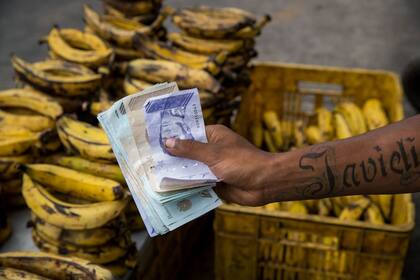 El índice de precios al consumidor se aceleró y marcó un 18,4% mensual, según el Observatorio de Finanzas Venezolano, una entidad independiente del Gobierno.