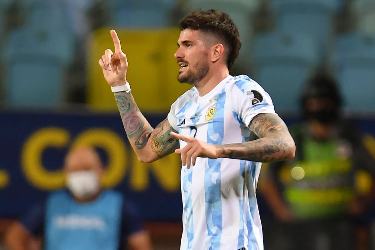 El inesperado look de Rodrigo De Paul al llegar al entrenamiento de la Selección en Ezeiza