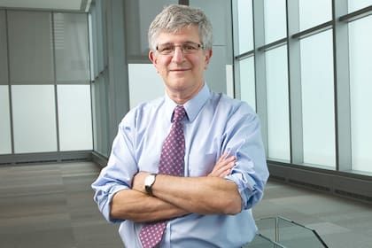 El infectólogo pediátrico estadounidense Paul Offit