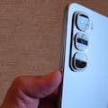 Probamos el Hot 60i de Infinix, un smartphone que viene lleno de accesorios