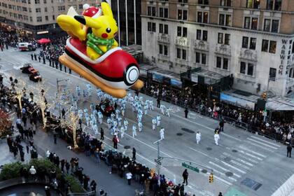 El inflado de globos, realizado el día previo al desfile, es gratuito y abierto al público, sin necesidad de boletos