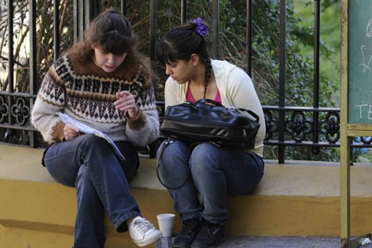 El informe de la OCDE revisa el rendimiento de estudiantes de 15 años en matemáticas, lectura y ciencia.