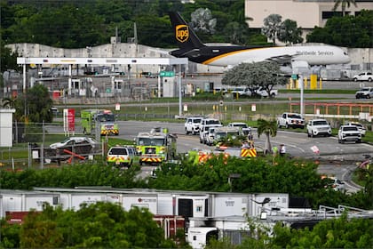 El informe preliminar indica que el avión de Amazon aterrizó a las 14 hs y se salió de la pista
