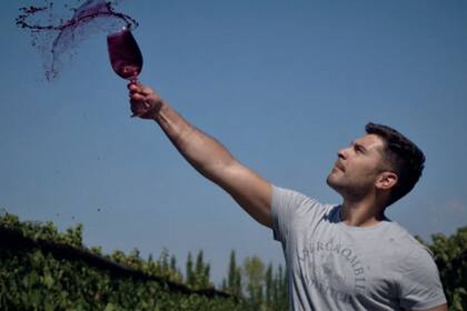 El ingeniero agrónomo Lucca Stradella, integrante de la cuarta generación de Bianchi