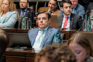 Diputados se rebelan contra Rovira: denuncian que los hacía firmar la renuncia antes de asumir