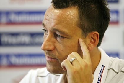 John Terry: "Creo que, hombre por hombre, somos mejores que Argentina"