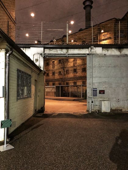 El ingreso a la cárcel donde el hombre iba a encontrarse con la mujer lituana