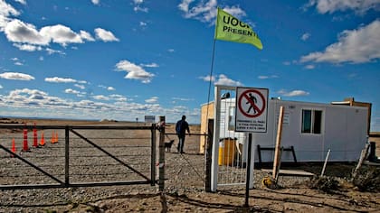 El ingreso al territorio donde se construyen las represas