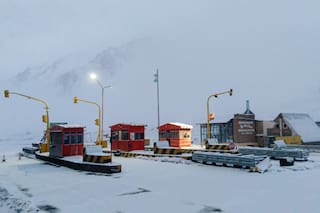 Por un intenso temporal de nieve, cerró el paso a Chile desde Mendoza en plena temporada turística