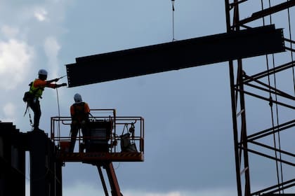 El Ingreso Mínimo Global de Referencia (IMGR) para trabajadores de la rama 17 de la UOM pasó a ser de $646.692,22 (AP Foto/Charlie Riedel)