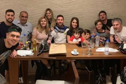 El inicio de la era Scaloni permitió que Messi celebre su cumpleaños con su familia, motivo por el que estuvo con la ropa de la selección