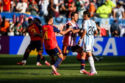 El inicio de los incidentes: Molina y Rodri discutiendo, cara a cara, tras la final del Mundial