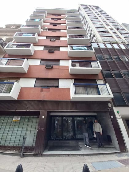 El inmueble, sobre la Avenida Esmeralda 853, Retiro, tiene baño completo y cocina integrada