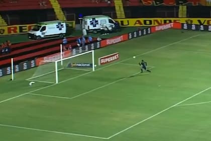 El insólito gol de Lipao en el Campeonato Pernambucano