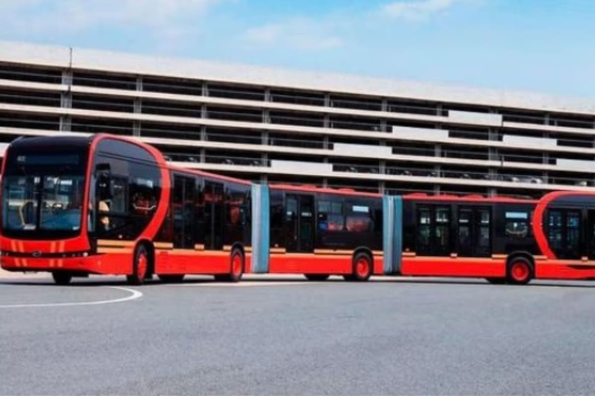 El insólito motivo por el cual el colectivo más largo del mundo tiene prohibido circular