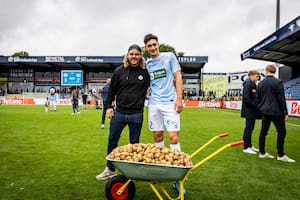 El insólito premio que recibió como figura del partido: 55 kilos de papas