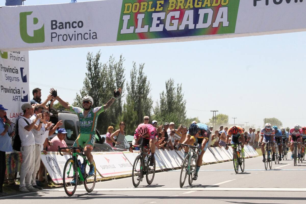 El instante final de la quinta etapa de la Doble Bragado
