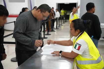 El Instituto Nacional de Migración le solicita a los venezolanos cédula o pasaporte para acceder a los vuelos humanitarios