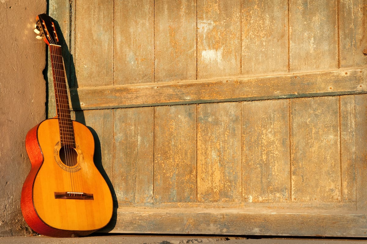 El instrumento fue el compañero infaltable en aquellas andanzas por el barrio del Alto de San Pedro Telmo