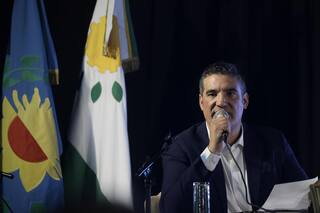 La interna peronista se exhibe con insultos en la calle y disputas por la asistencia alimentaria