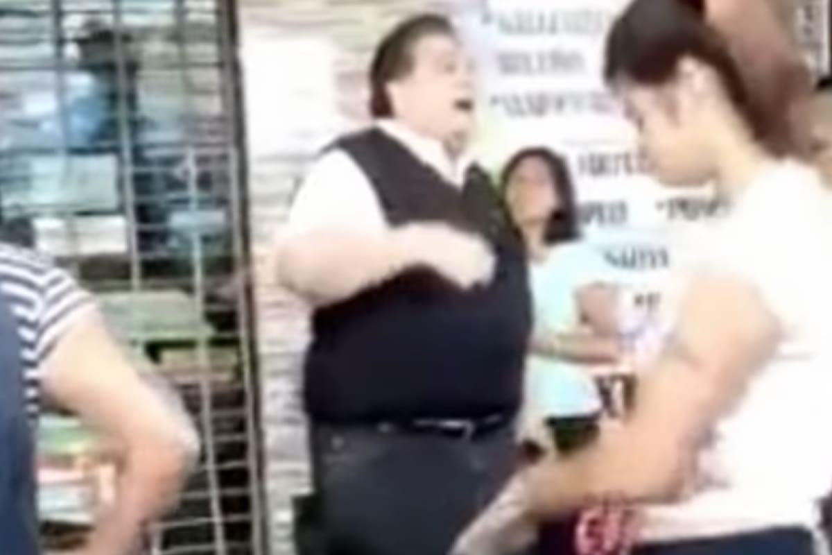 El intendente de José C. Paz, Mario Ishii, intentó desconcentrar a un grupo de vecinos que incumplía la cuarentena al reclamar asistencia social