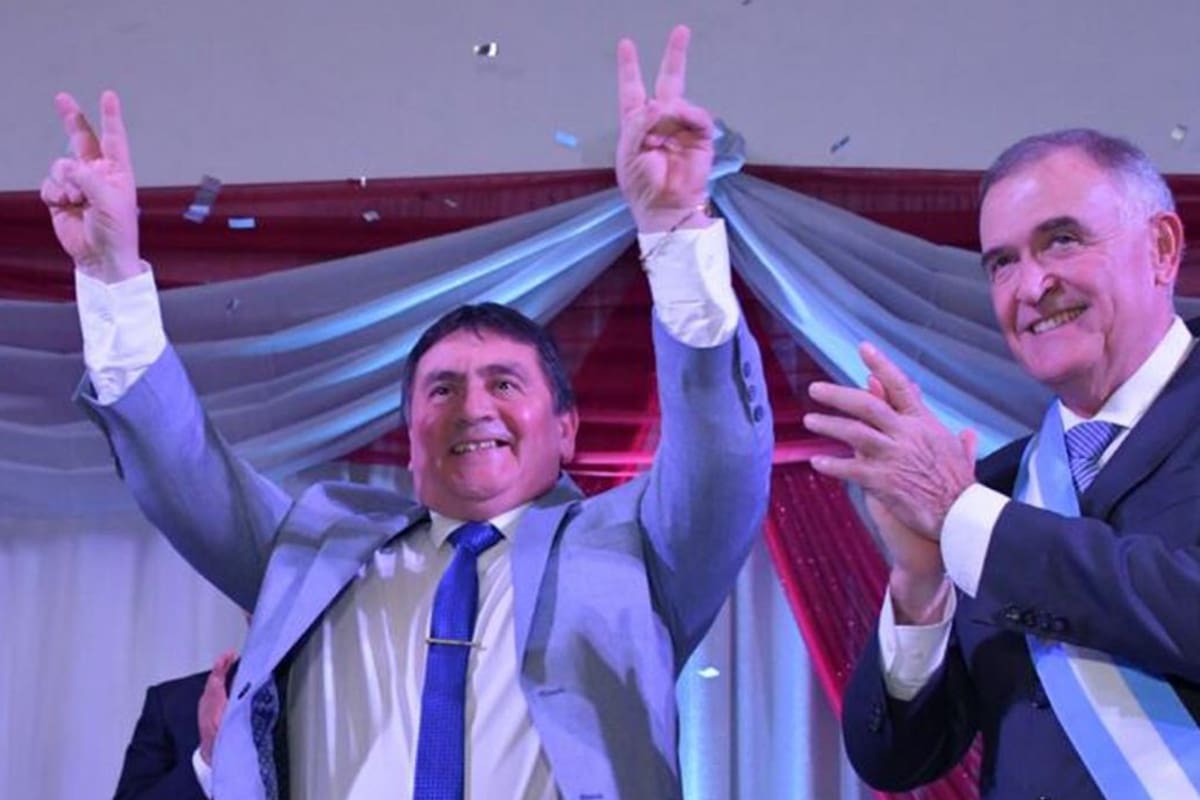 El intendente de Juan Bautista Alberdi, Luis Campos, junto con el gobernador Osvaldo Jaldo