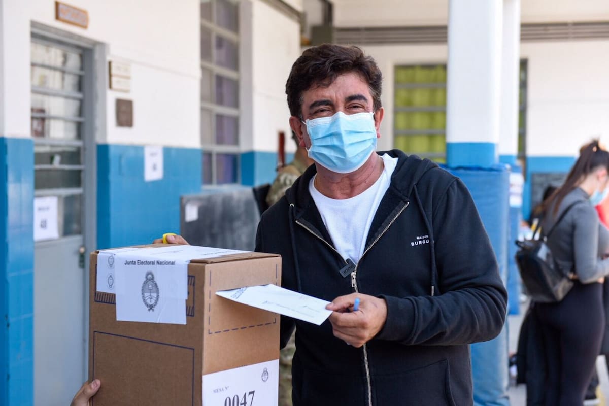 El intendente de La Matanza, Fernando Espinoza, el domingo, al emitir su voto