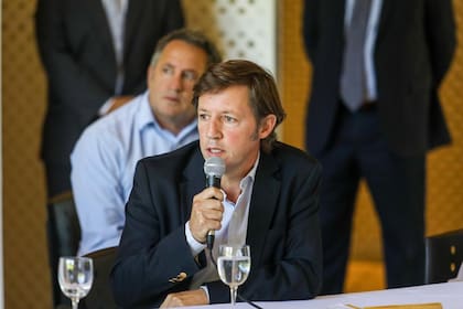 El intendente Jaime Méndez habilitó las misas al aire libre, con un máximo de 30 personas, en San Miguel