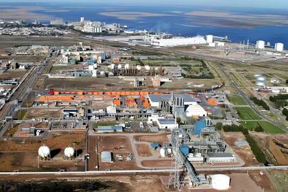 El intendente Susbielles señaló que es “importante defender la posición de Bahía Blanca en su conjunto por lo que esta inversión significa. Tiene que ver con el futuro, estamos hablando de transición energética, de sostenibilidad, sustentabilidad y de empleo de alta calidad"