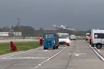 El intento de aterrizaje del avión de Flybondi